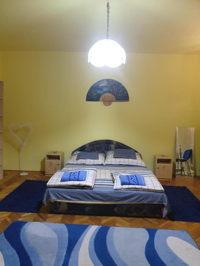Izisz Debrecen Buitenkant foto
